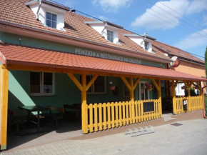 Penzion a Restaurace Na Záložně, Kobylí